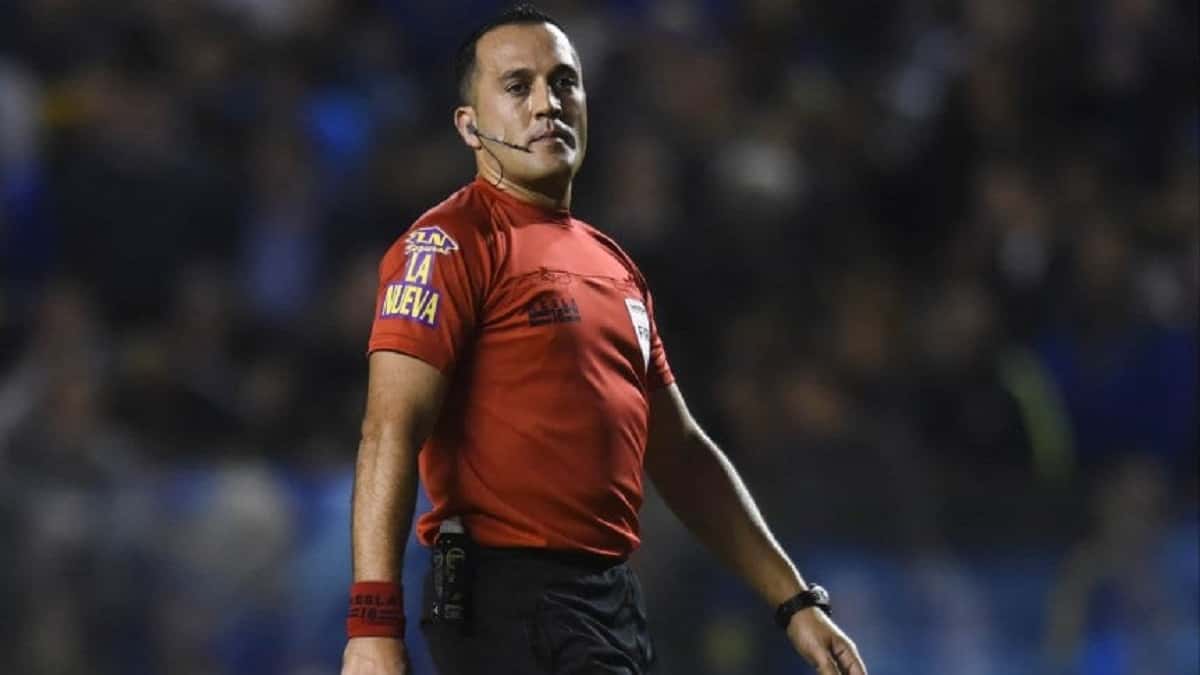 El árbitro Espinoza dijo que recibió amenazas tras los errores en Boca - Vélez