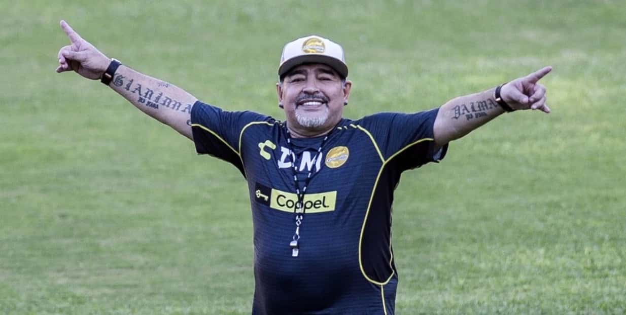 El enigmático mensaje de Diego Maradona a la prensa al llegar a la Argentina