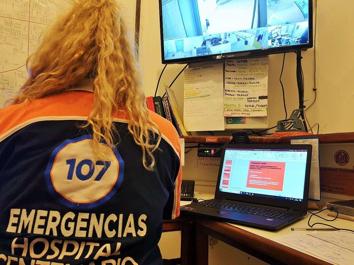 El Hospital Centenario comenzó con la capacitación de radio operadores 