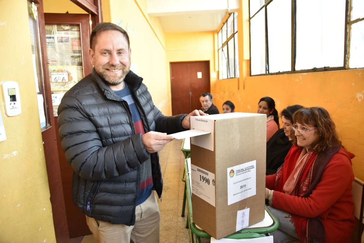Votó Andrés Sobredo, candidato a viceintendente por el frente Cambiemos