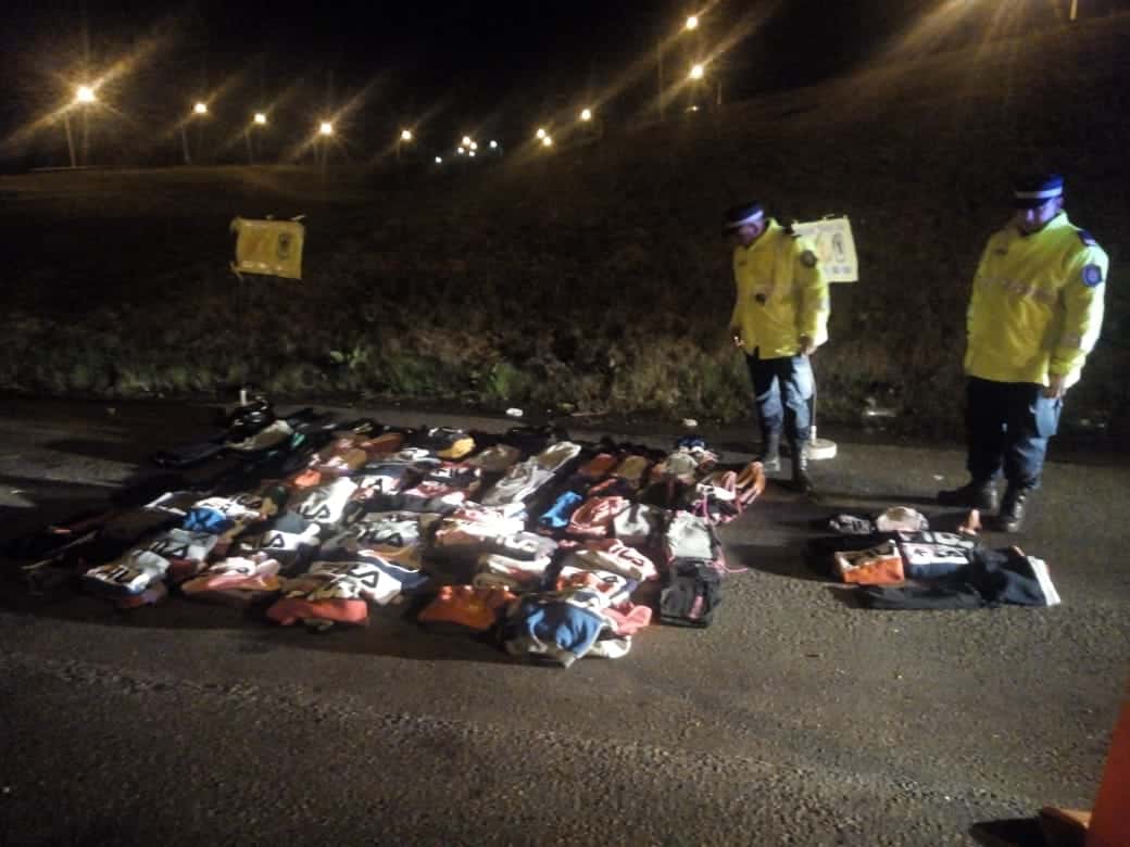 La Policía caminera de Gualeguaychú secuestró 300 prendas de vestir truchas