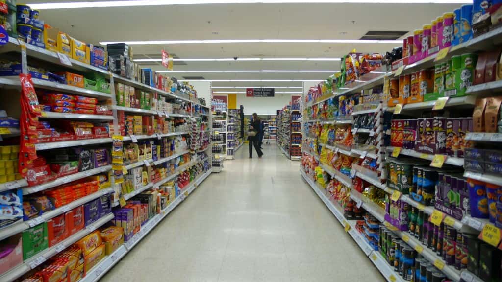 Las ventas en supermercados y shoppings llegarón a los once meses en baja 