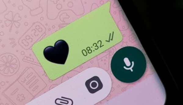 El macabro significado del emoji de corazón negro de WhatsApp