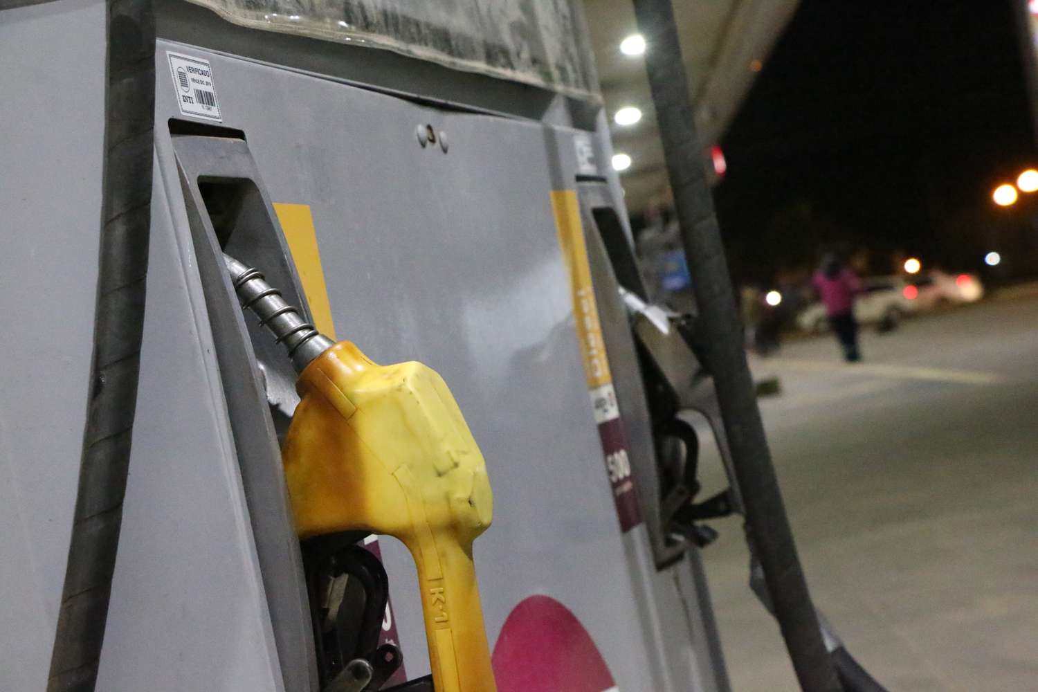 Primeras consecuencias de la suba del dólar: el gasoil "no tiene precio" para los transportistas  