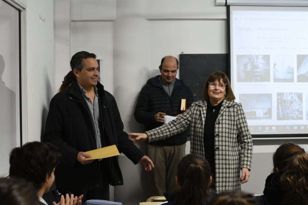 El Banco Patagonia entregó doce proyectores al Instituto Nuestra Señora de Guadalupe  
