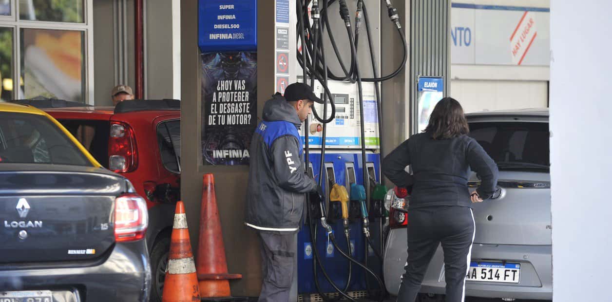 El Gobierno nacional estudia flexibilizar el congelamiento de precios de los combustibles