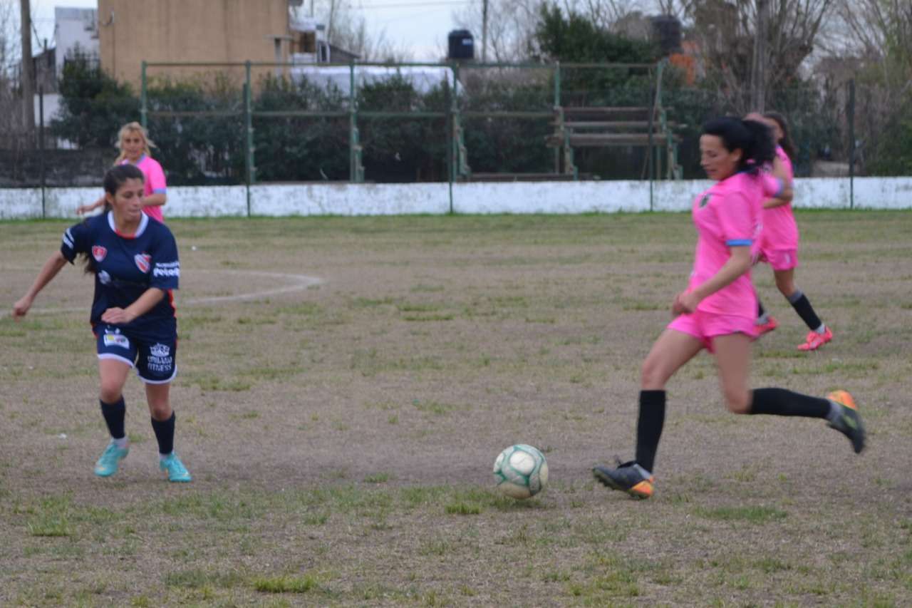 Fútbol Femenino: Triunfos de Jockey, Independiente y Pueblo Nuevo