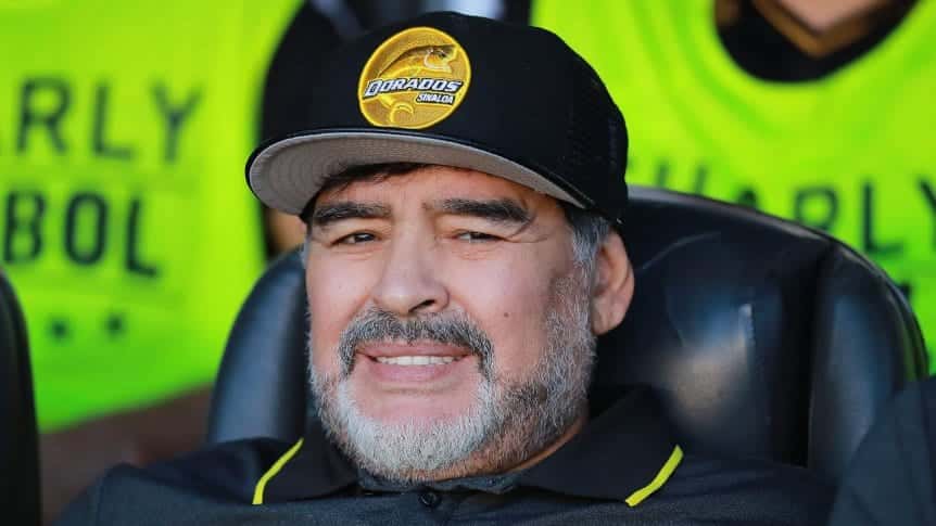 Maradona avisó: "sería un honor dirigir en mi país"