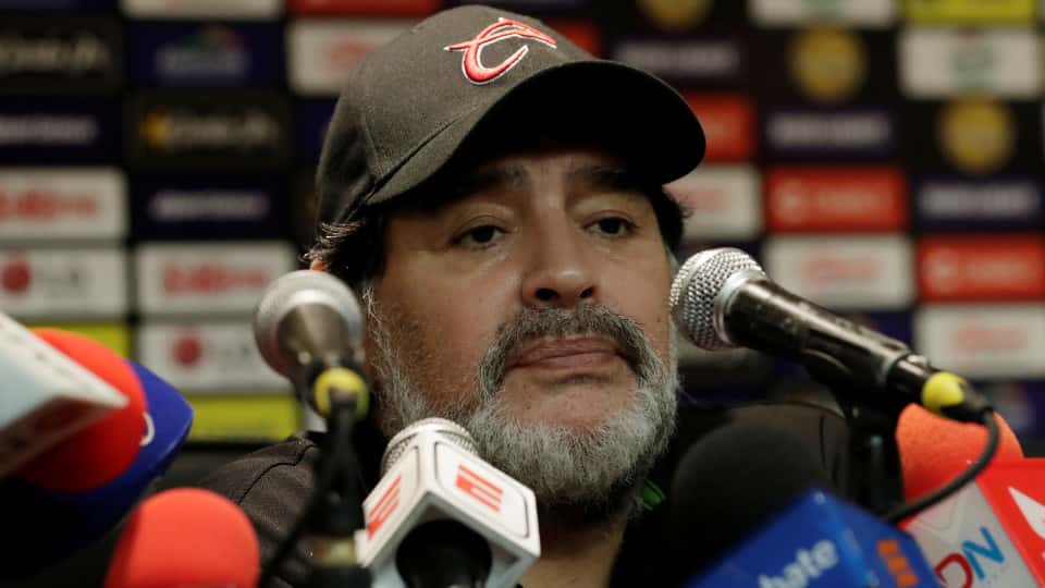 Maradona aún no asumió en Gimnasia, pero ya piensa en un refuerzo bomba