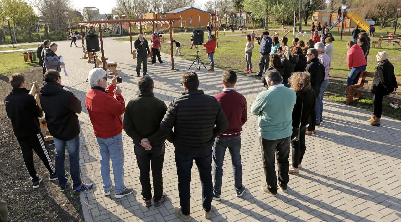 Inauguraron una plaza y una cancha de fútbol en el Barrio Belgrano