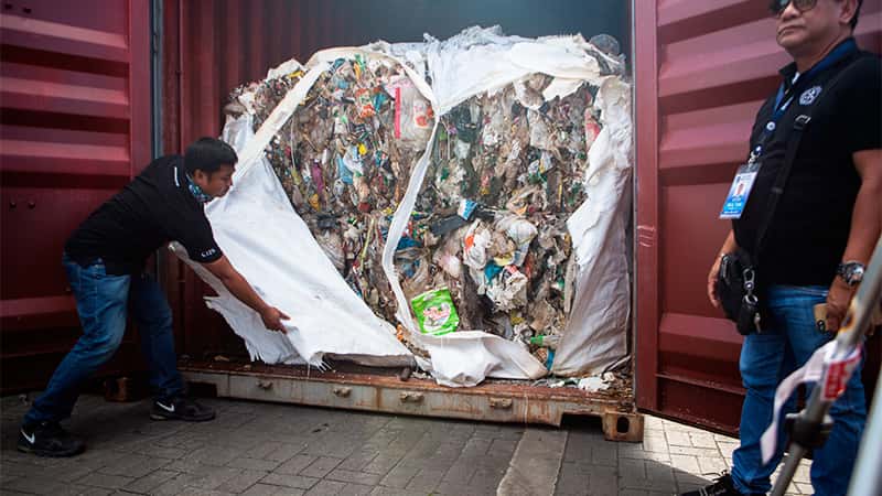 Greenpeace exigió la nulidad del decreto que permite importar basura