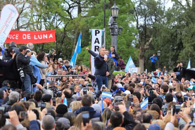 El Presidente Macri en Paraná: "Los miro y veo la fuerza de nuestro país"