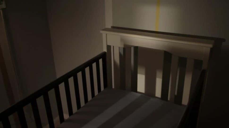 Creyó ver un "fantasma" en la cuna de su bebé, pero era una escalofriante ilusión óptica