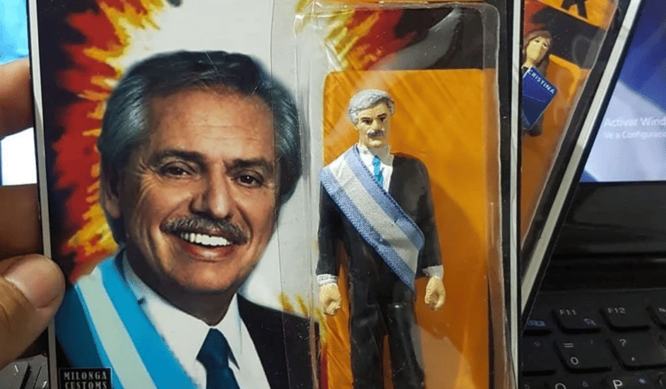 Salieron a la venta los muñecos de "Alberto Fernández presidente" y "Cristina vice"