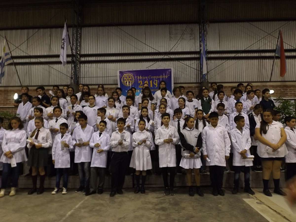 El Rotary Club Gualeguaychú y Rotary Oeste reconocieron a los mejores compañeros 