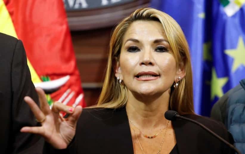 Jeanine Añez asumió la presidencia provisional de Bolivia 
