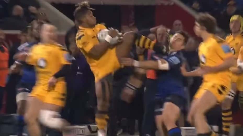 Video: la salvaje patada en la cara que paraliza al mundo del rugby