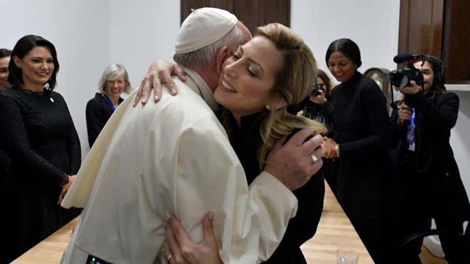 Fabiola Yáñez se reunió con el Papa: le regaló el cáliz que se usó en la misa de Luján