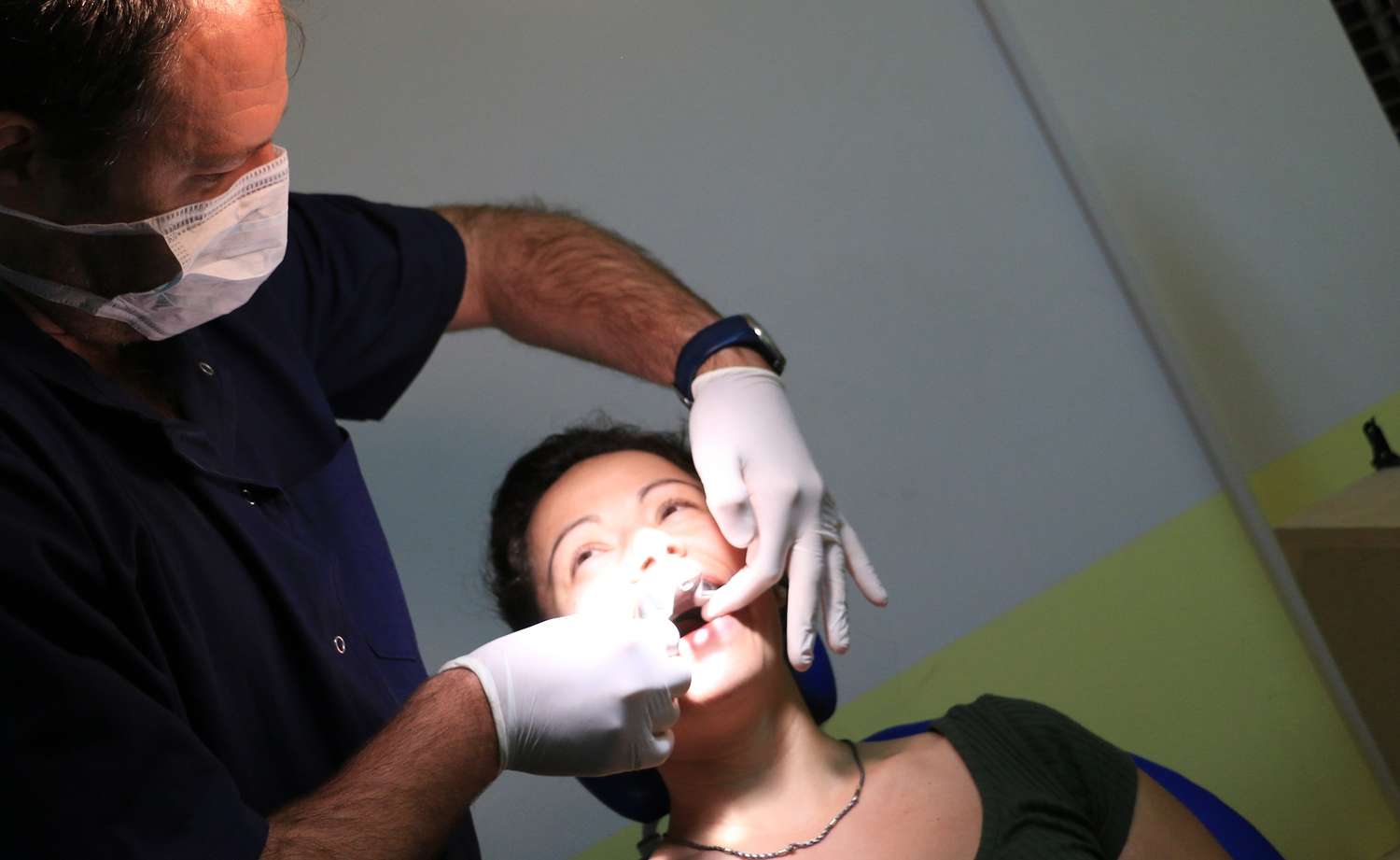 Odontólogos piden "urgente una mesa de diálogo" para restablecer el servicio con Iosper