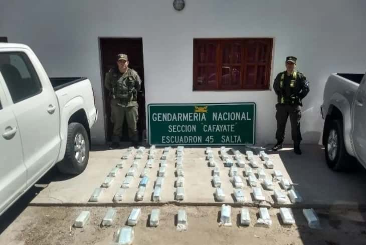 Gendarmería encontró 79 kilos de cocaína camuflados en tanques de combustible