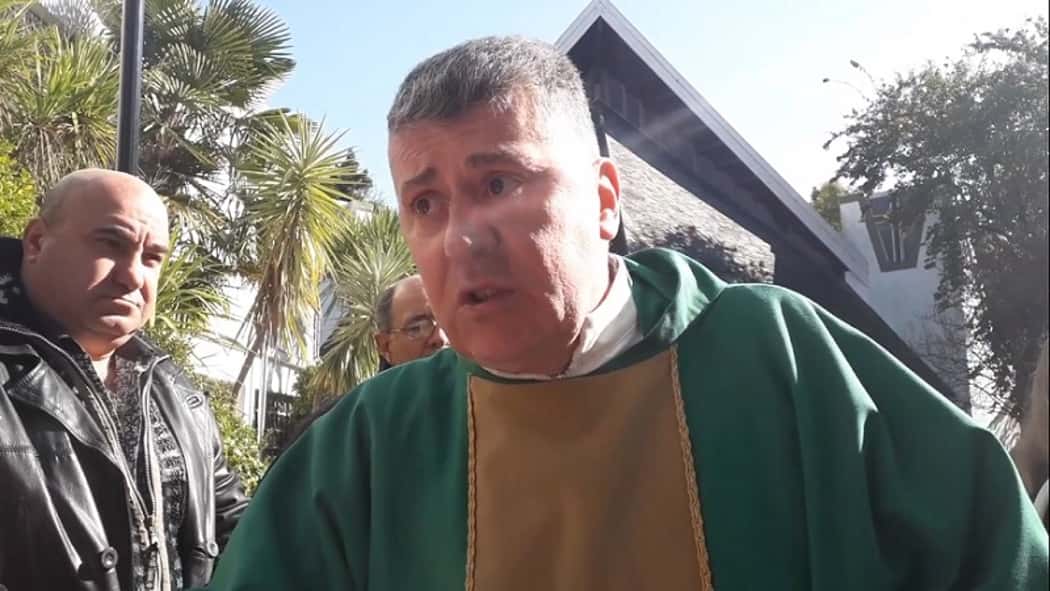 La Iglesia celebró una misa al cura confesor de Grassi y acusado de abusos