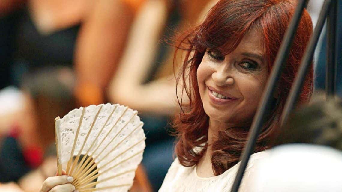 Cristina Kirchner queda a cargo de la Presidencia pero no irá a la Rosada