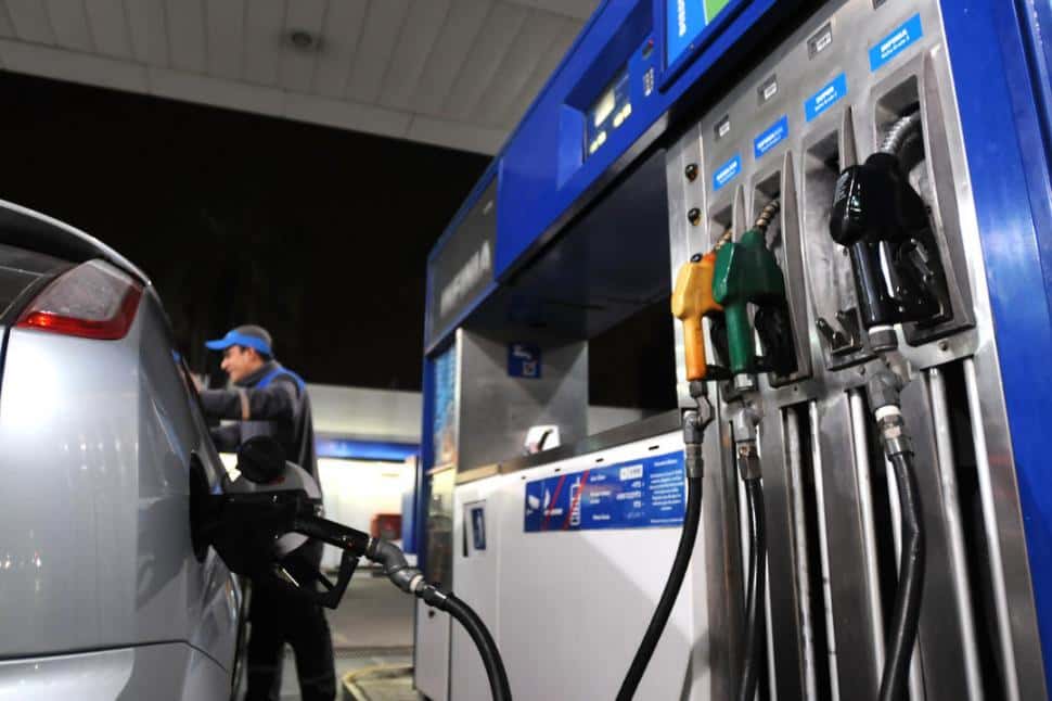 La suba del 4% para los combustibles se retrasa a la segunda quincena de enero