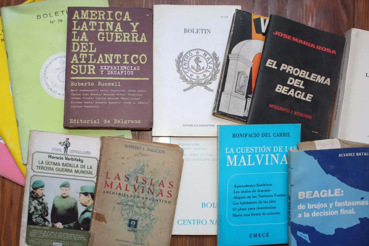 Donaron libros sobre las Malvinas y el Atlántico Sur 