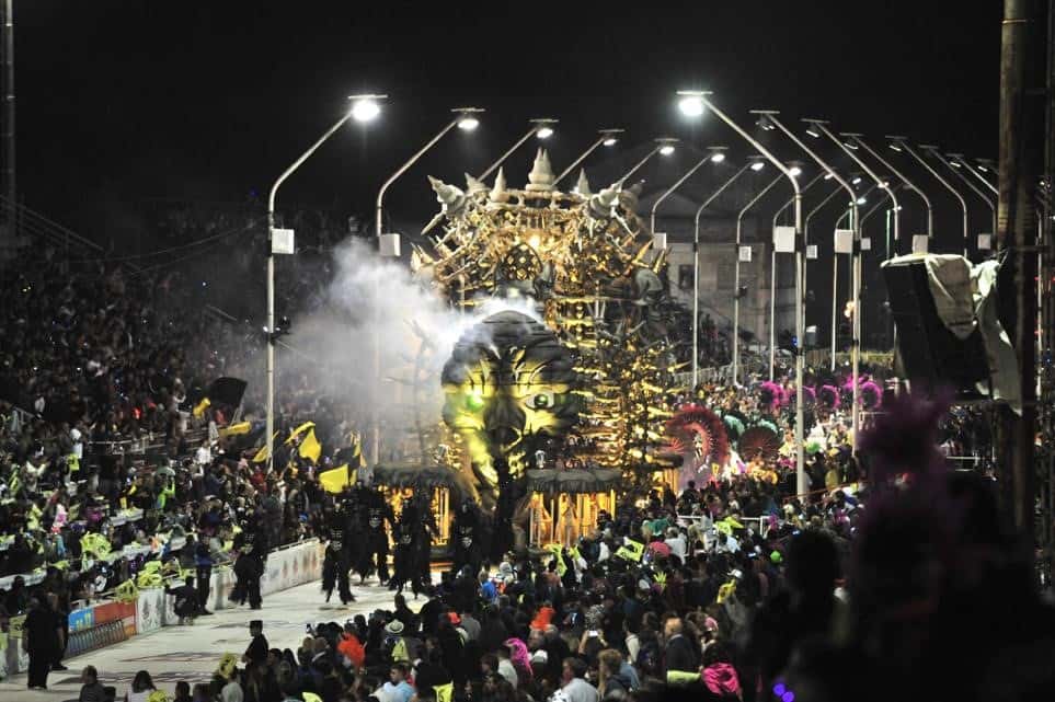 Explotó el Corsódromo en el arranque del fin de semana XXL de Carnaval