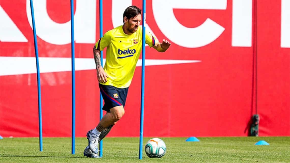 Lionel Messi completó el primer día de entrenamiento en Barcelona