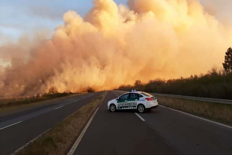 Cabandié y Bordet denuncian penalmente a los responsables de los incendios en el Delta