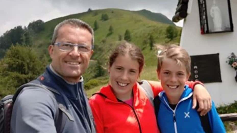 Horror en Italia: se sacó una selfie con sus hijos gemelos y los asesinó