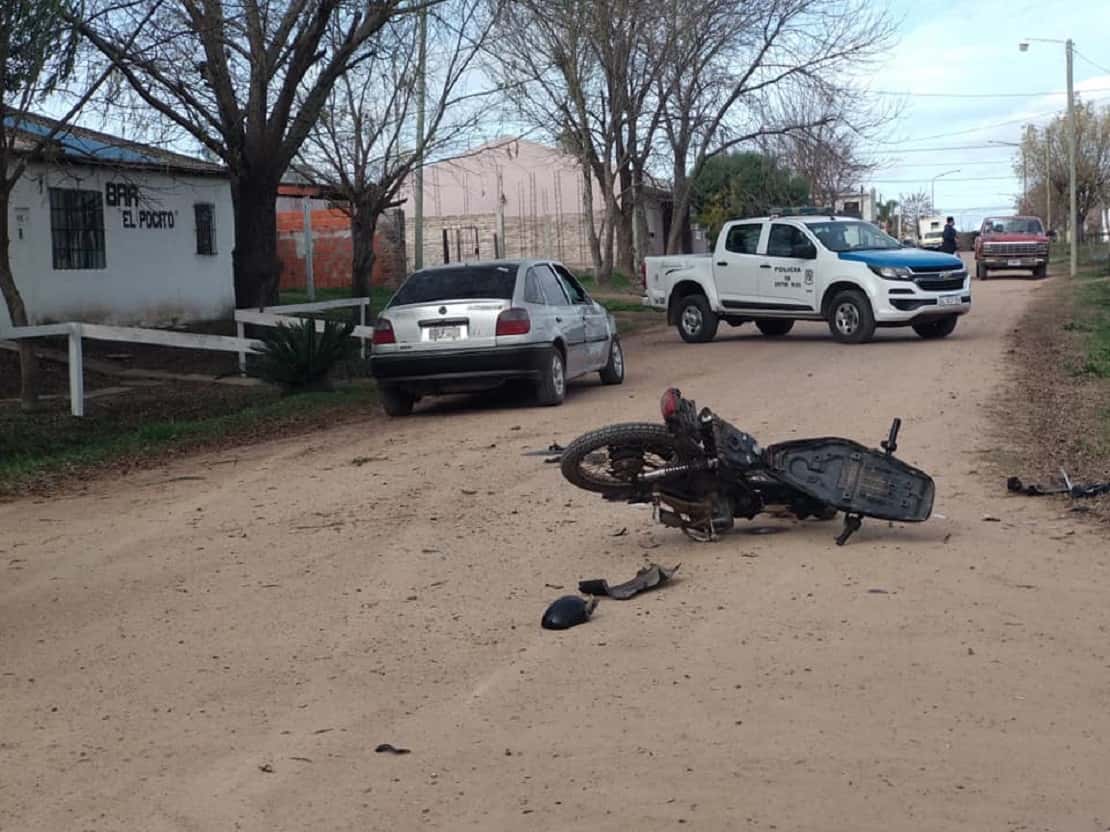 Violento accidente en Urdinarrain; trasladaron a dos jóvenes al Hospital Centenario