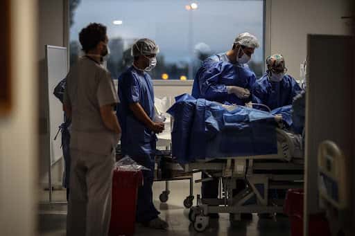 Confirmaron 58 muertes y 3.099 nuevos contagios en Argentina este lunes
