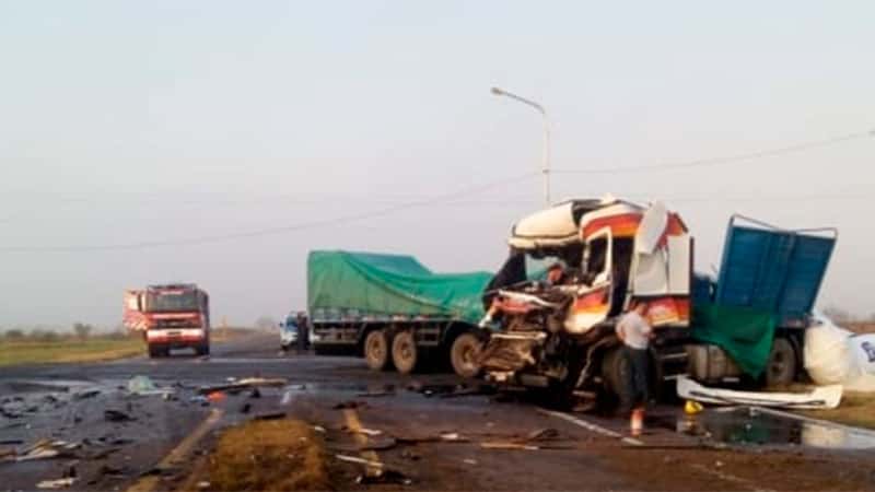 Impresionante choque de camiones en el norte entrerriano: un herido grave