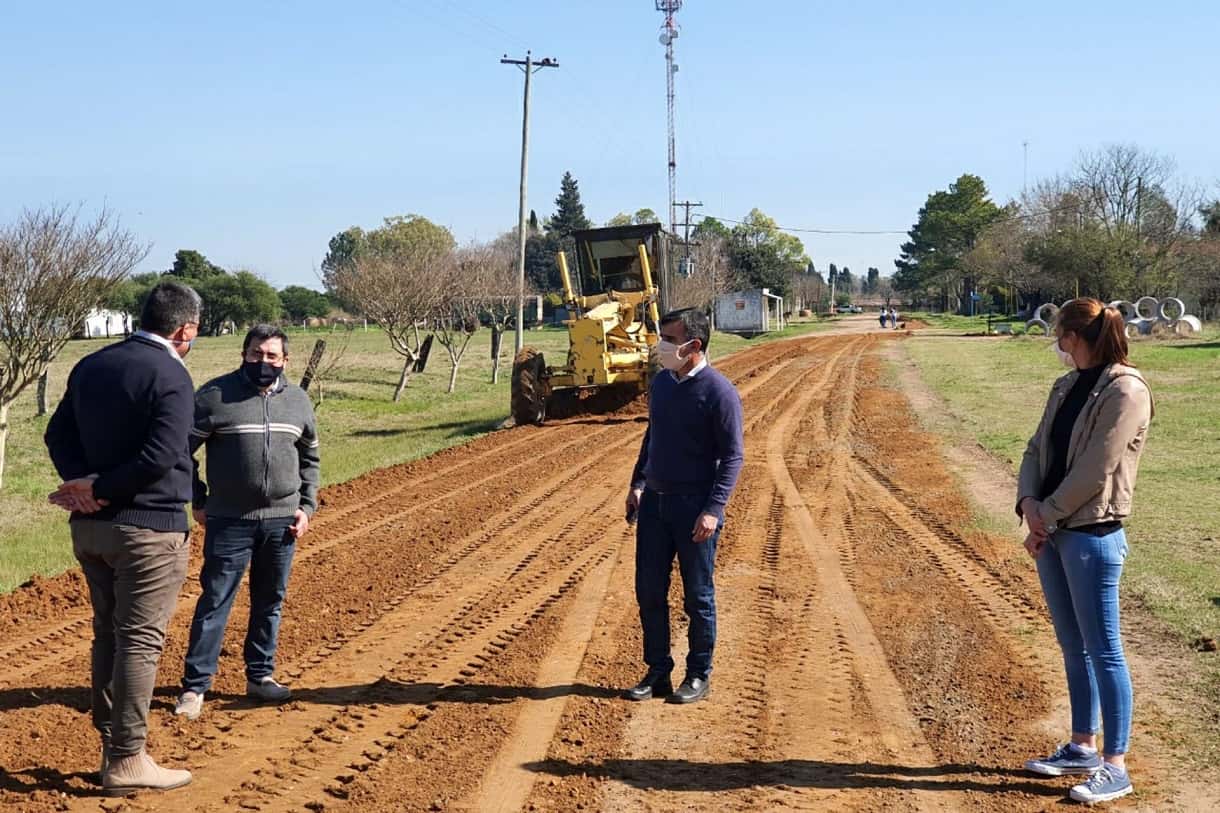 Trabajan para mejorar los caminos productivos del Departamento Gualeguaychú