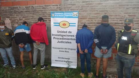 Gendarmería Gualeguaychú actuó en tres allanamientos: Detuvieron a 5 personas