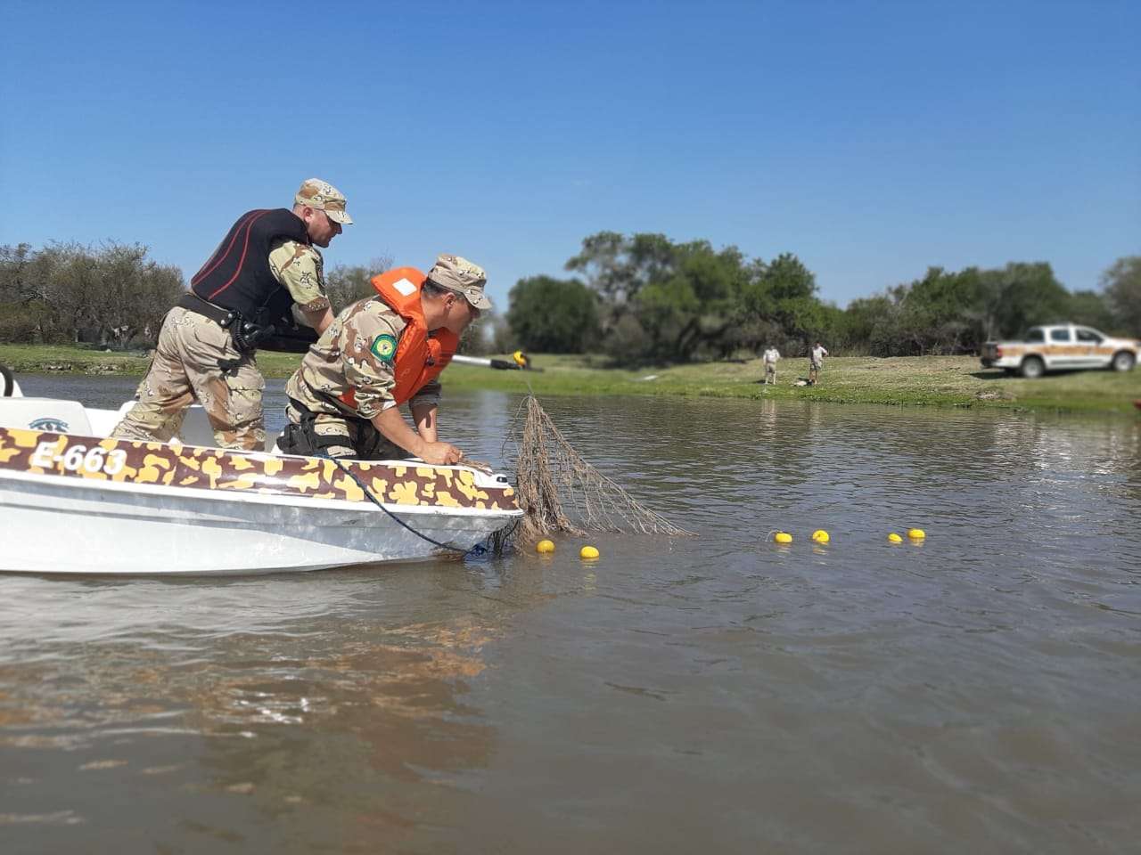 La brigada Gualeguaychú detectó redes que abarcaban un kilómetro del río