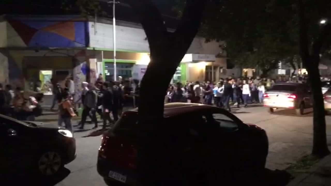 Increíble: cientos de estudiantes se volcaron a las calles a festejar su día en Chajarí
