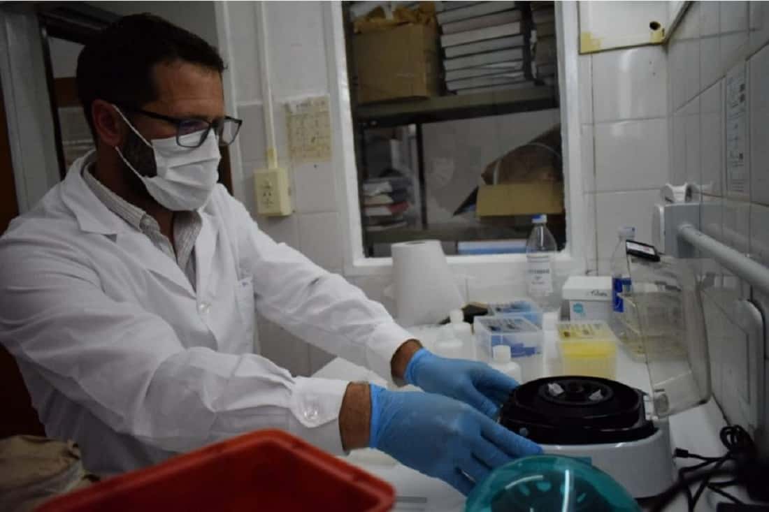 El Hospital acelera el proceso de diagnóstico con la extracción del ARN de los hisopados