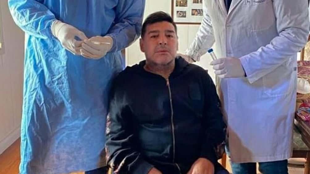 Aislaron a Diego Maradona por contacto estrecho de Coronavirus