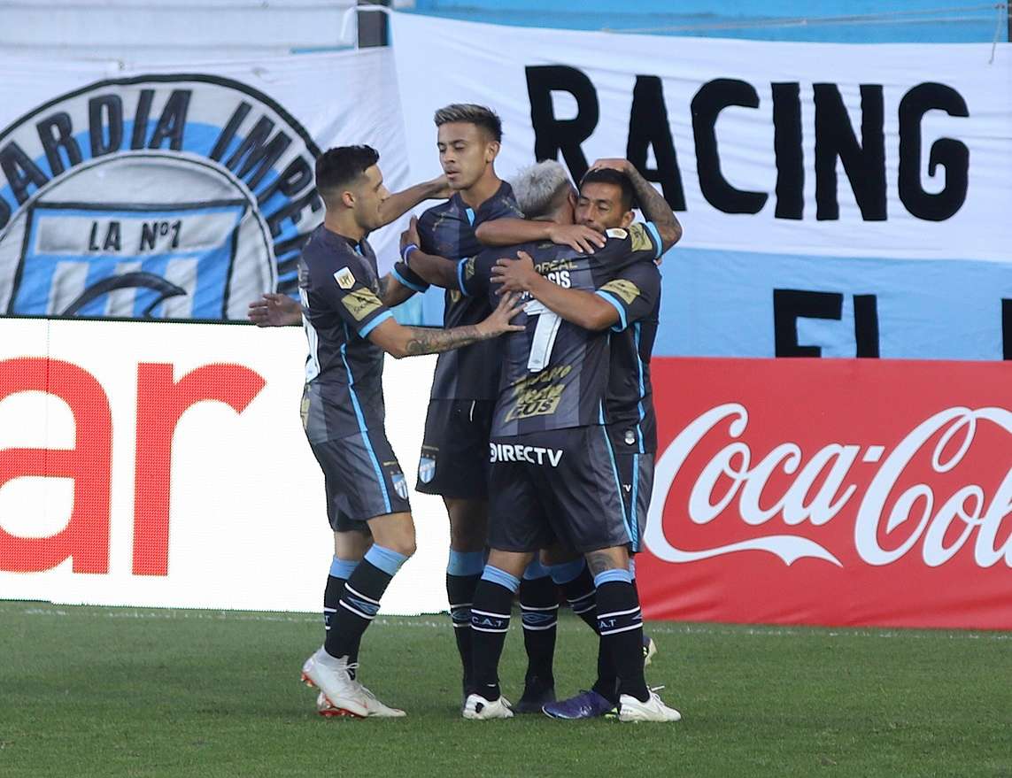 Atlético Tucumán marcó claras diferencias y goleó a Racing en Avellandea