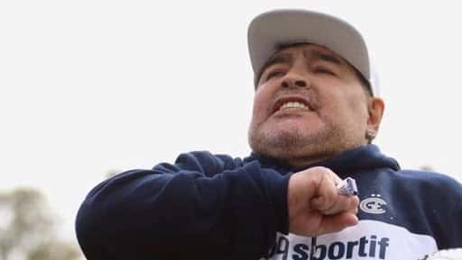 La fuerte información de Rial sobre la internación de Maradona: "Diego está atado"