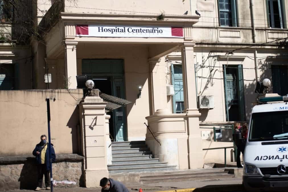 Se realizó una ablación de córneas en el Hospital Centenario