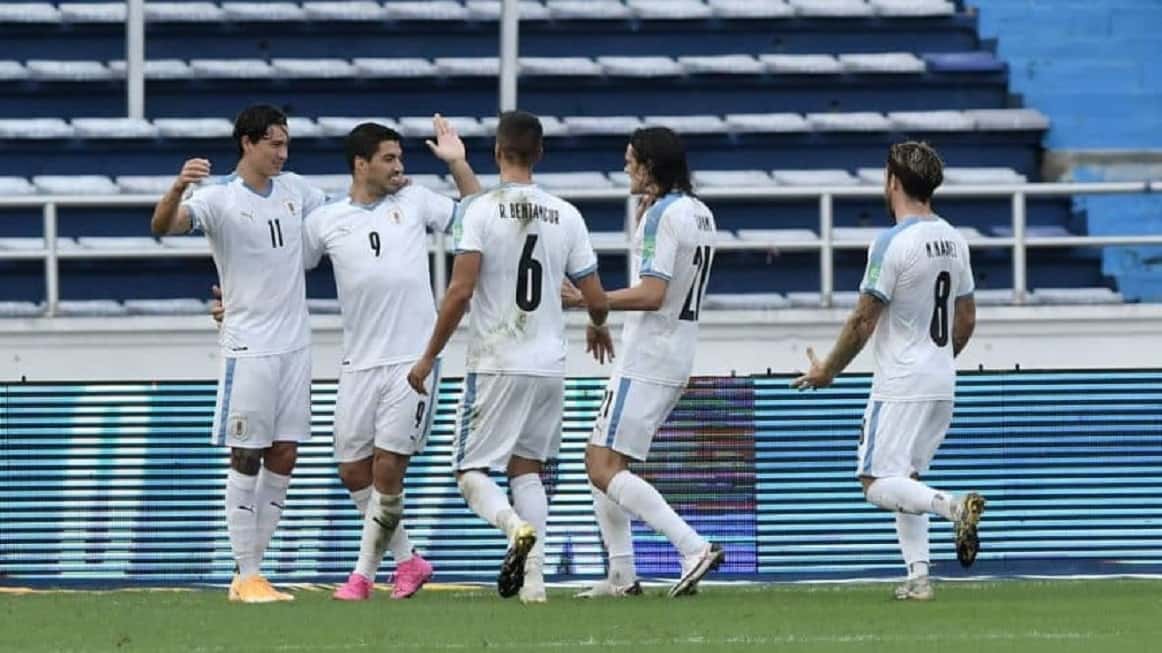 Uruguay se hizo fuerte en Barranquilla y goleó 3-0 a Colombia