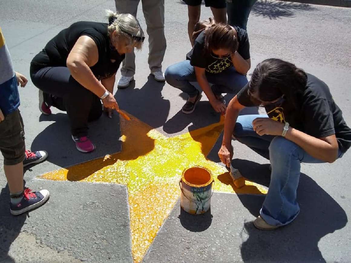 A tres años de su muerte, colocaron la estrella amarilla por Yasmín López
