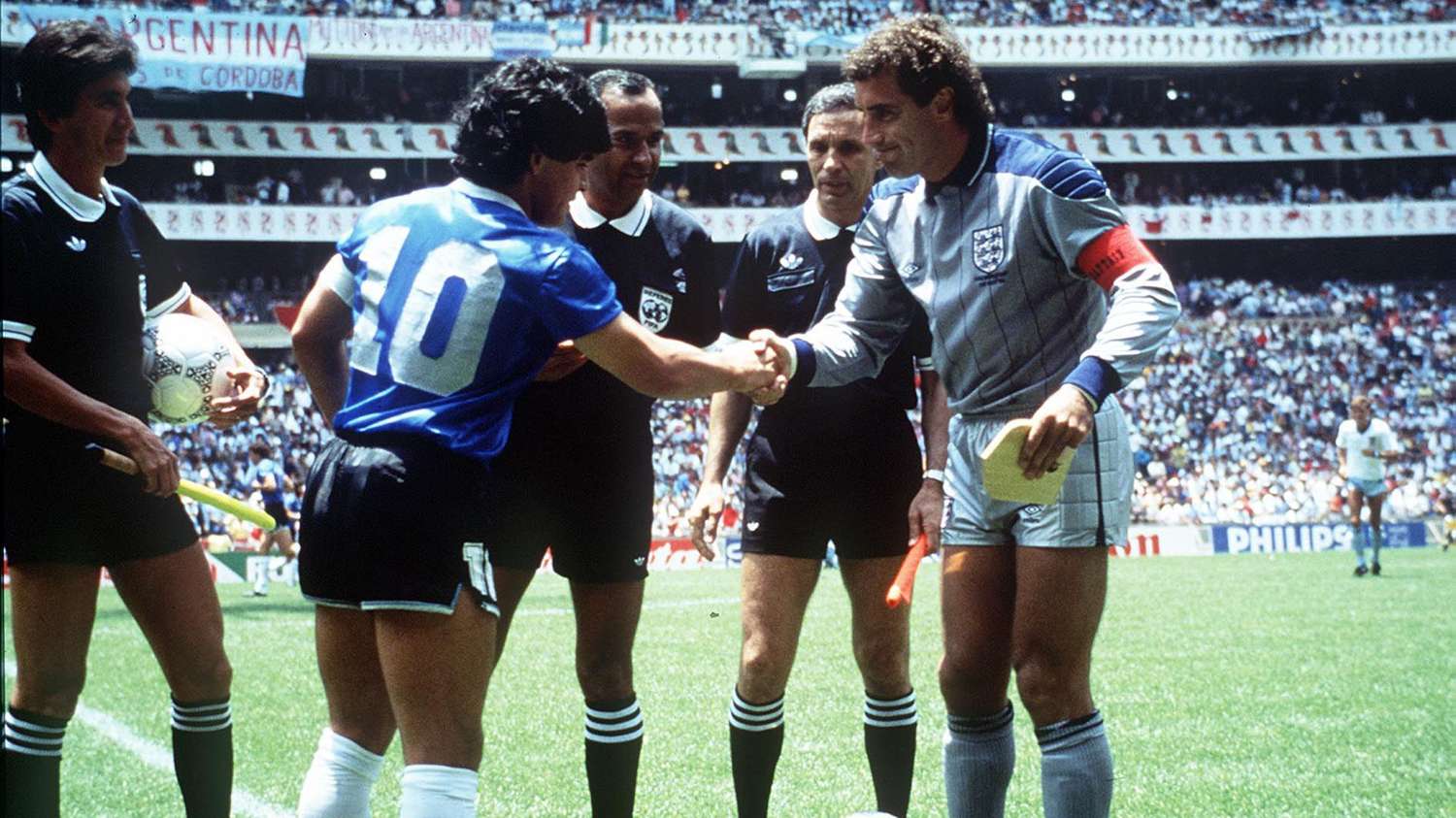 Maradona y su camiseta más icónica: dónde quedó la 10 que usó contra Inglaterra y su valor incalculable