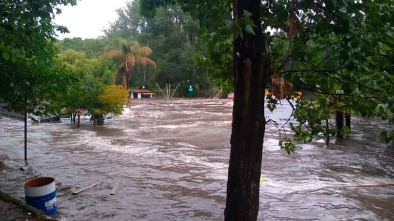 Ríos desbordados y evacuados, el saldo del tremendo temporal en Córdoba