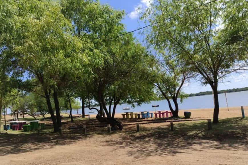 Detectaron exceso de coliformes fecales y bacterias en playas del río Uruguay