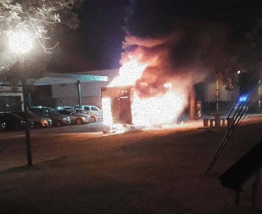 Se incendió el carrito de Plaza Belgrano: las pérdidas fueron totales